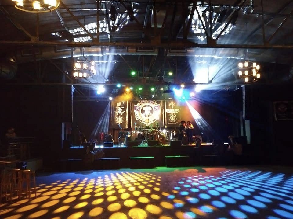 Warehouse Live 02.jpg