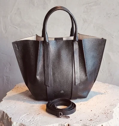 LEE bag in bufalo nero.