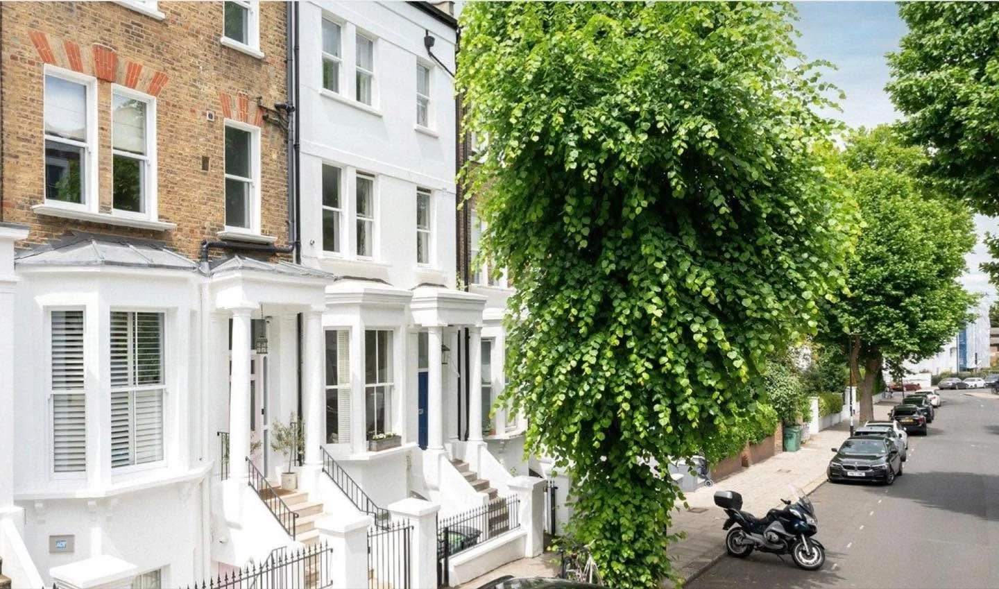 Experience and tenacity paid off.  So happy to have secured this gem of an apartment for the most organised, responsive client I have ever had the pleasure of working with! Ahead of the game at every turn, she provided full due diligence on day one, 