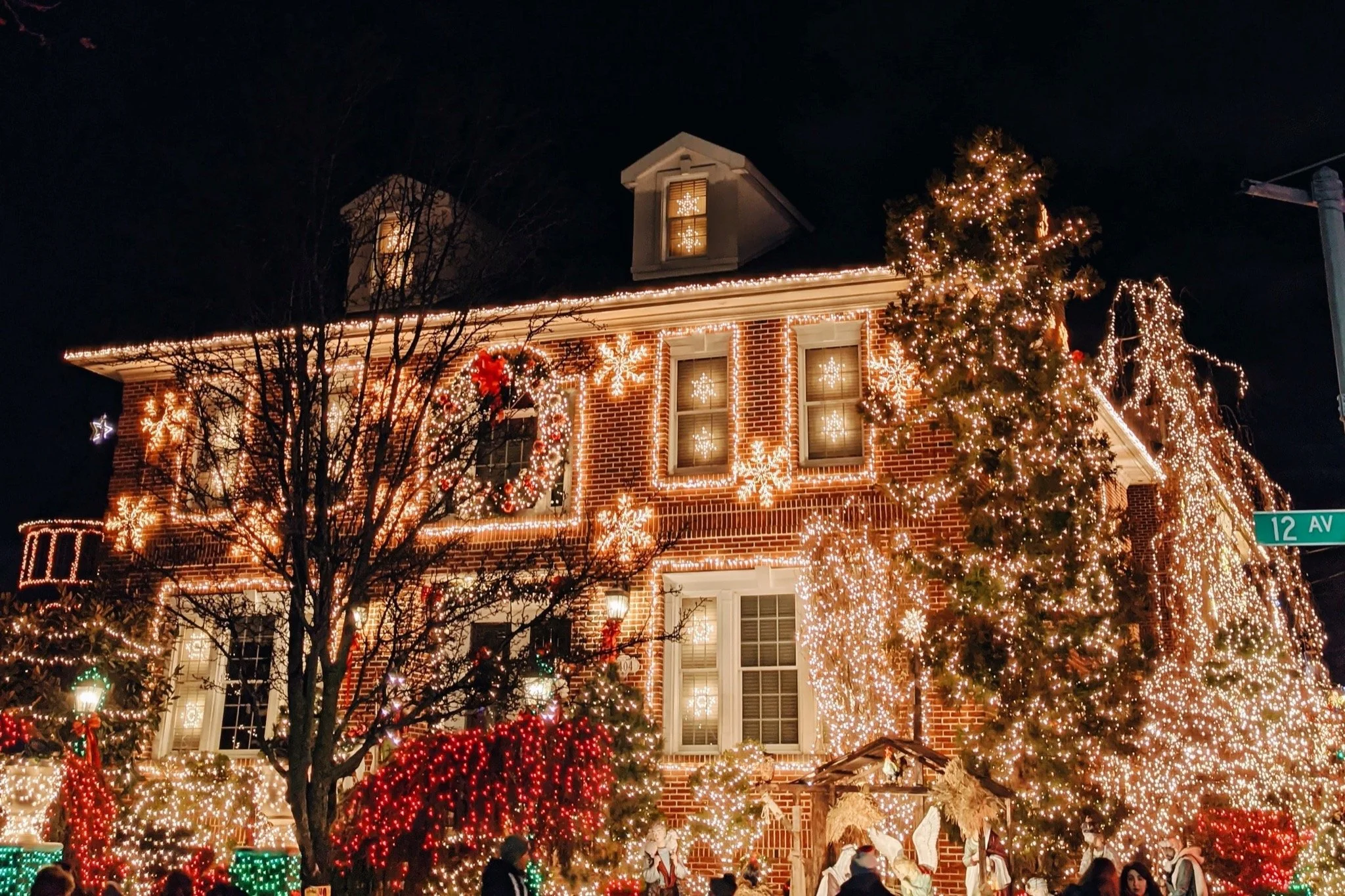 Home decorated with warm white Christmas lights by Elf Lighting