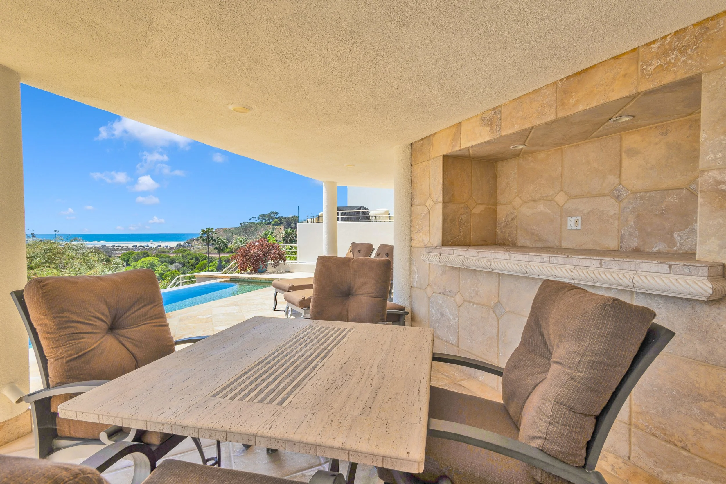 121 Via De La Valle - MLS - LOW RES-29.jpg