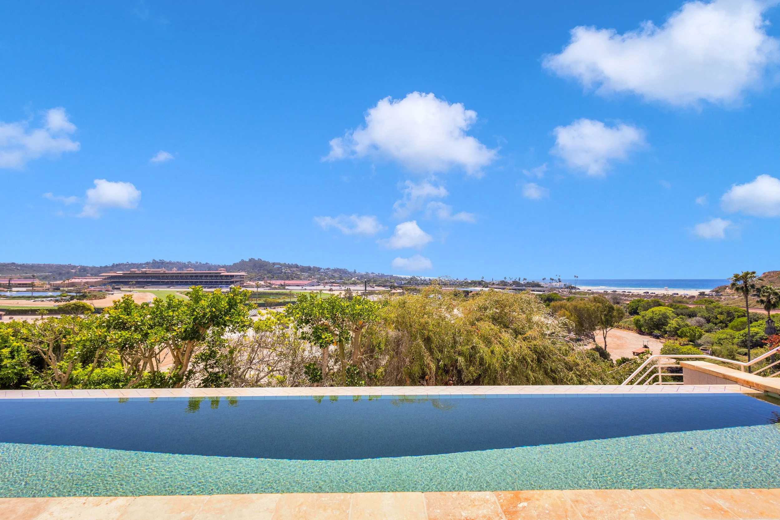 121 Via De La Valle - MLS - LOW RES-30.jpg