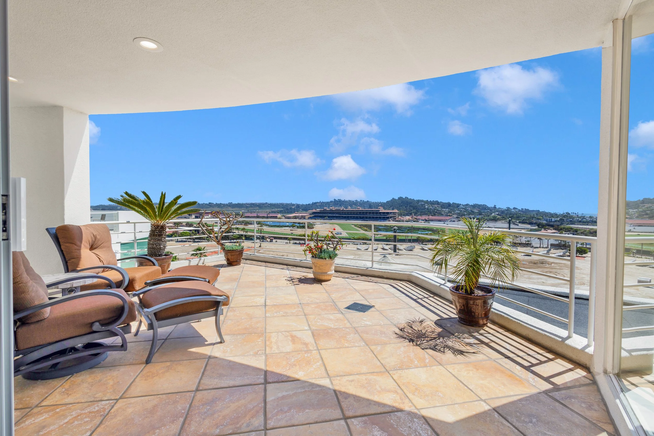 121 Via De La Valle - MLS - LOW RES-39.jpg