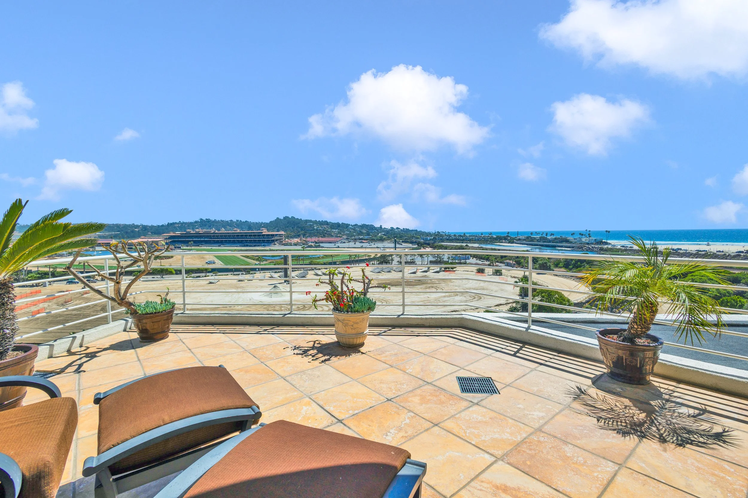 121 Via De La Valle - MLS - LOW RES-40.jpg