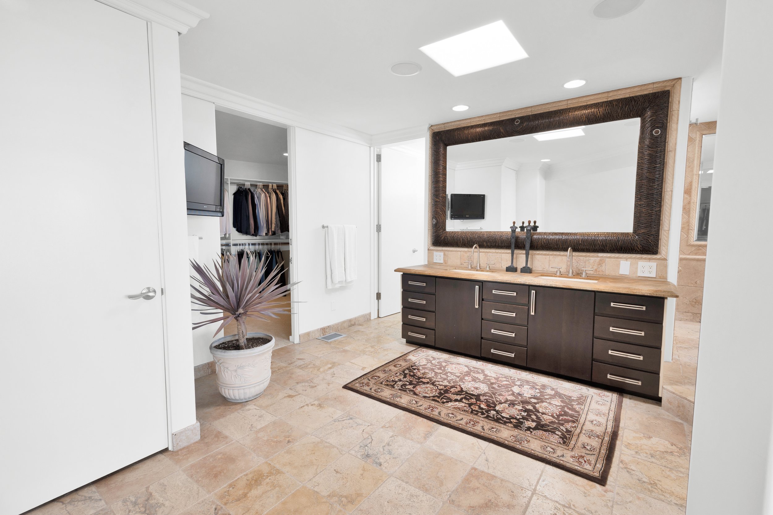 121 Via De La Valle - MLS - LOW RES-102.jpg
