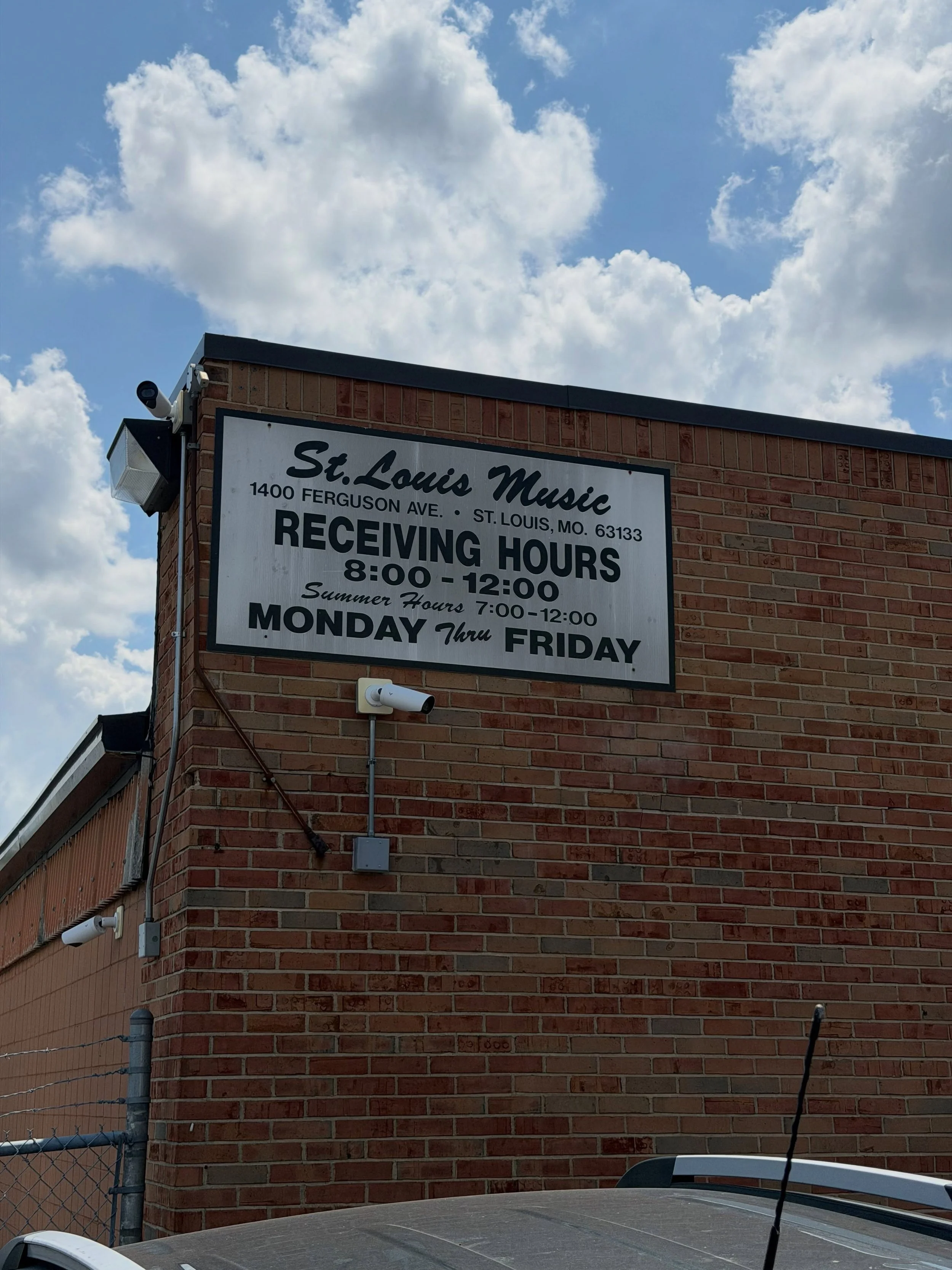Took a little bit of a field trip to visit our dear friends at St. Louis Music, the parent company for @alvarez_guitar , @dixondrums , and most recently @recordingkingofficial and @theloarofficial .  We&rsquo;ve been selling Alvarez guitars for the e