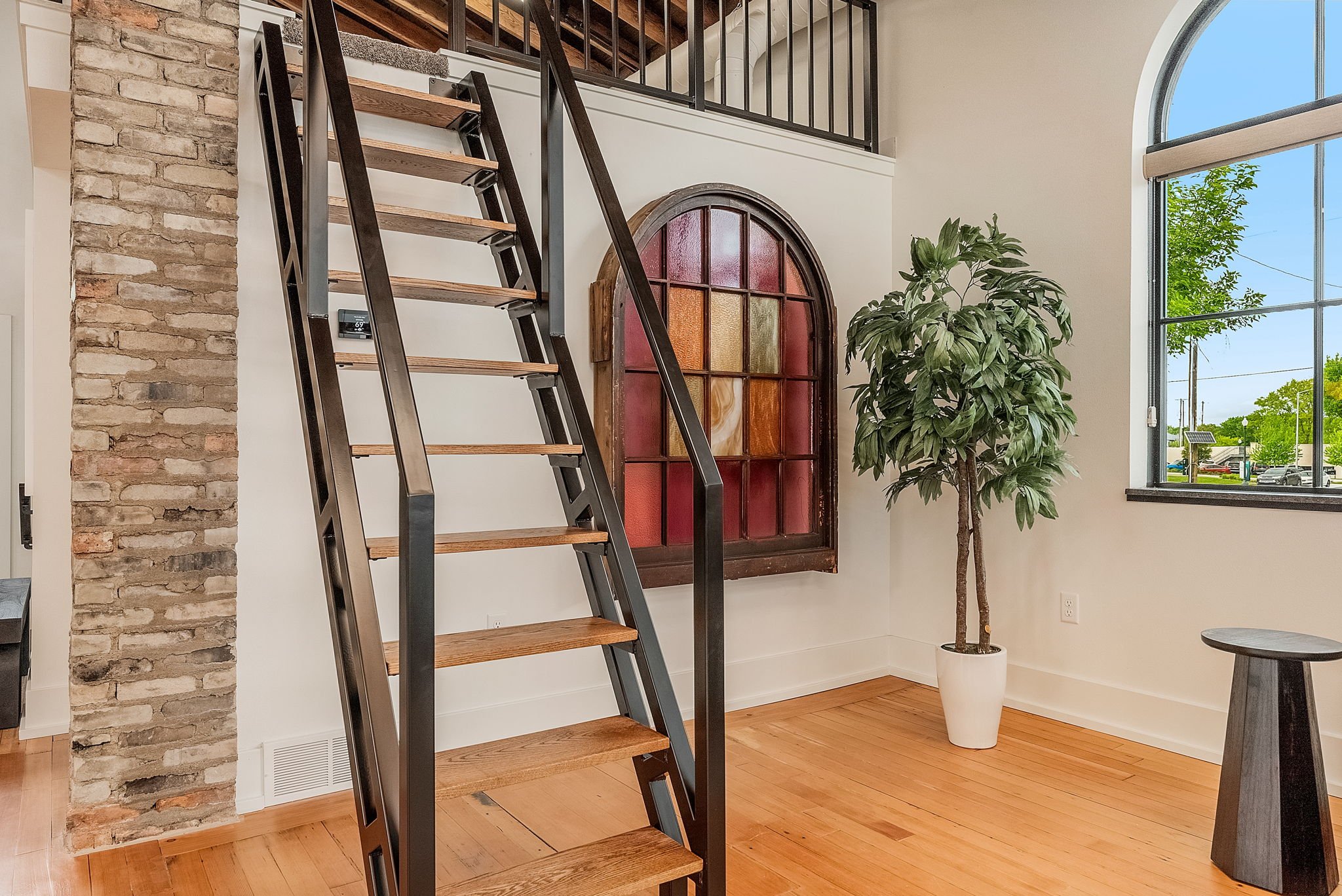 16-web-or-mls-610 S Dakota Ave-51.jpg
