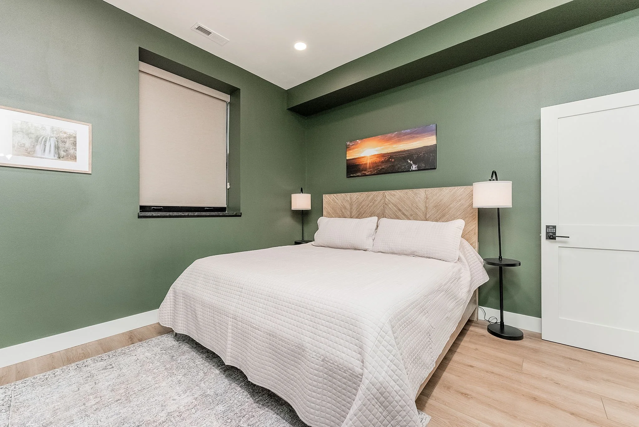 25-web-or-mls-610 S Dakota Ave-74.jpg