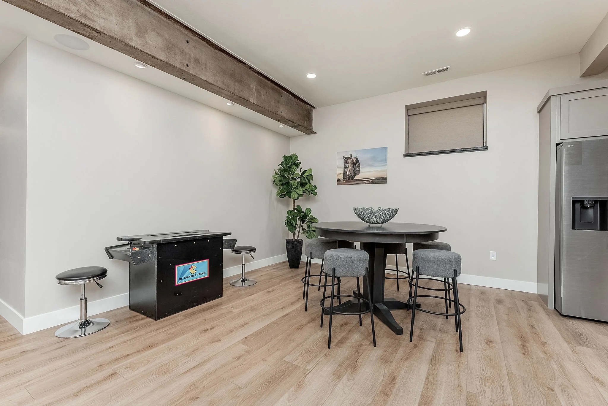 37-web-or-mls-610 S Dakota Ave-100.jpg