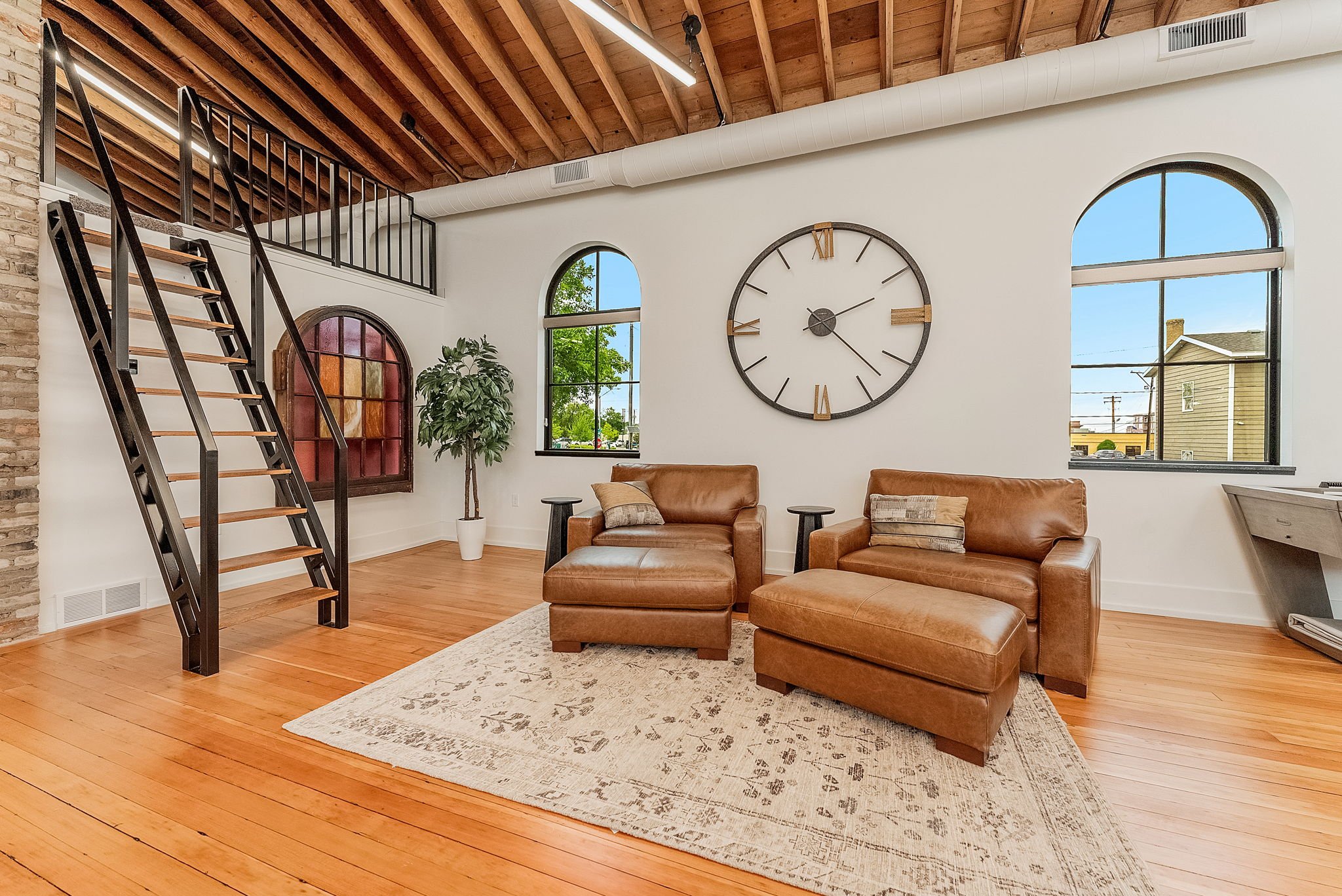 8-web-or-mls-610 S Dakota Ave-25.jpg
