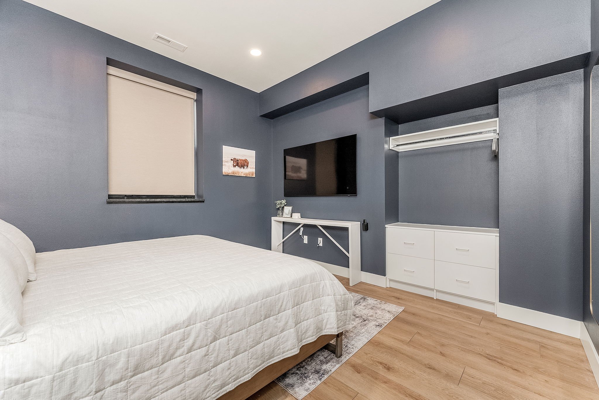 26-web-or-mls-610 S Dakota Ave-78.jpg