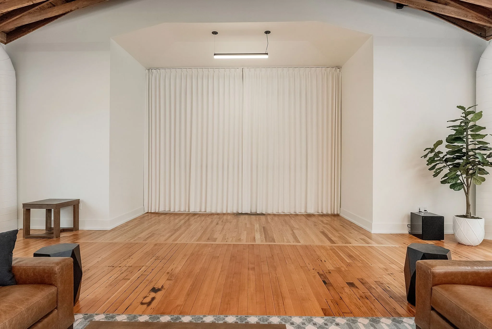 21-web-or-mls-610 S Dakota Ave-65.jpg