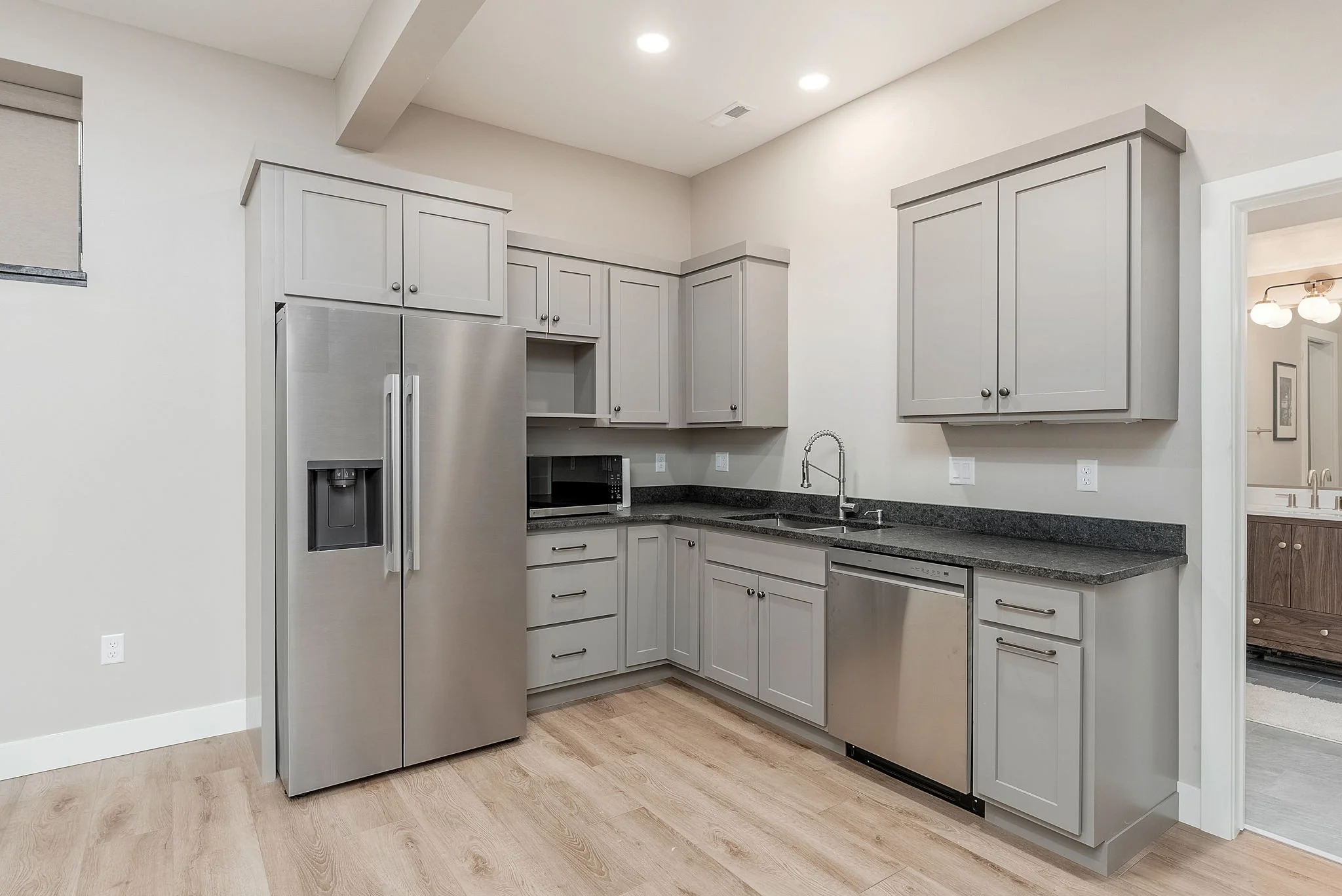 39-web-or-mls-610 S Dakota Ave-104.jpg