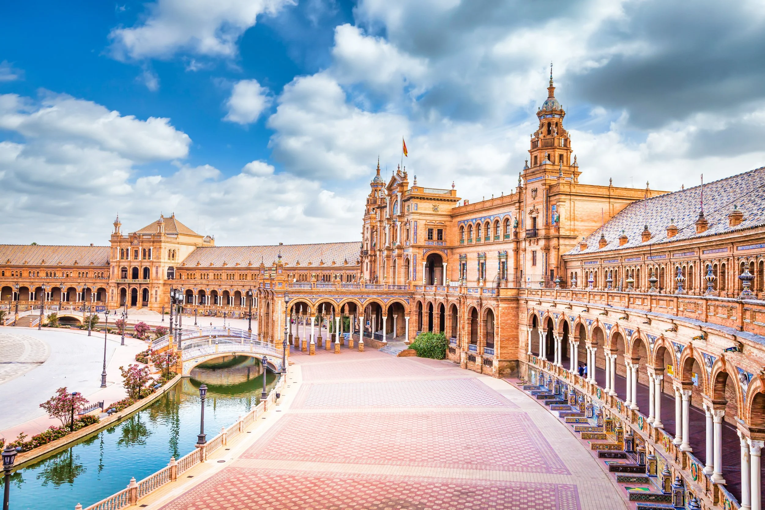 vecteezy_spain-square-in-seville-spain-a-great-example-of-iberian_3816993.jpg