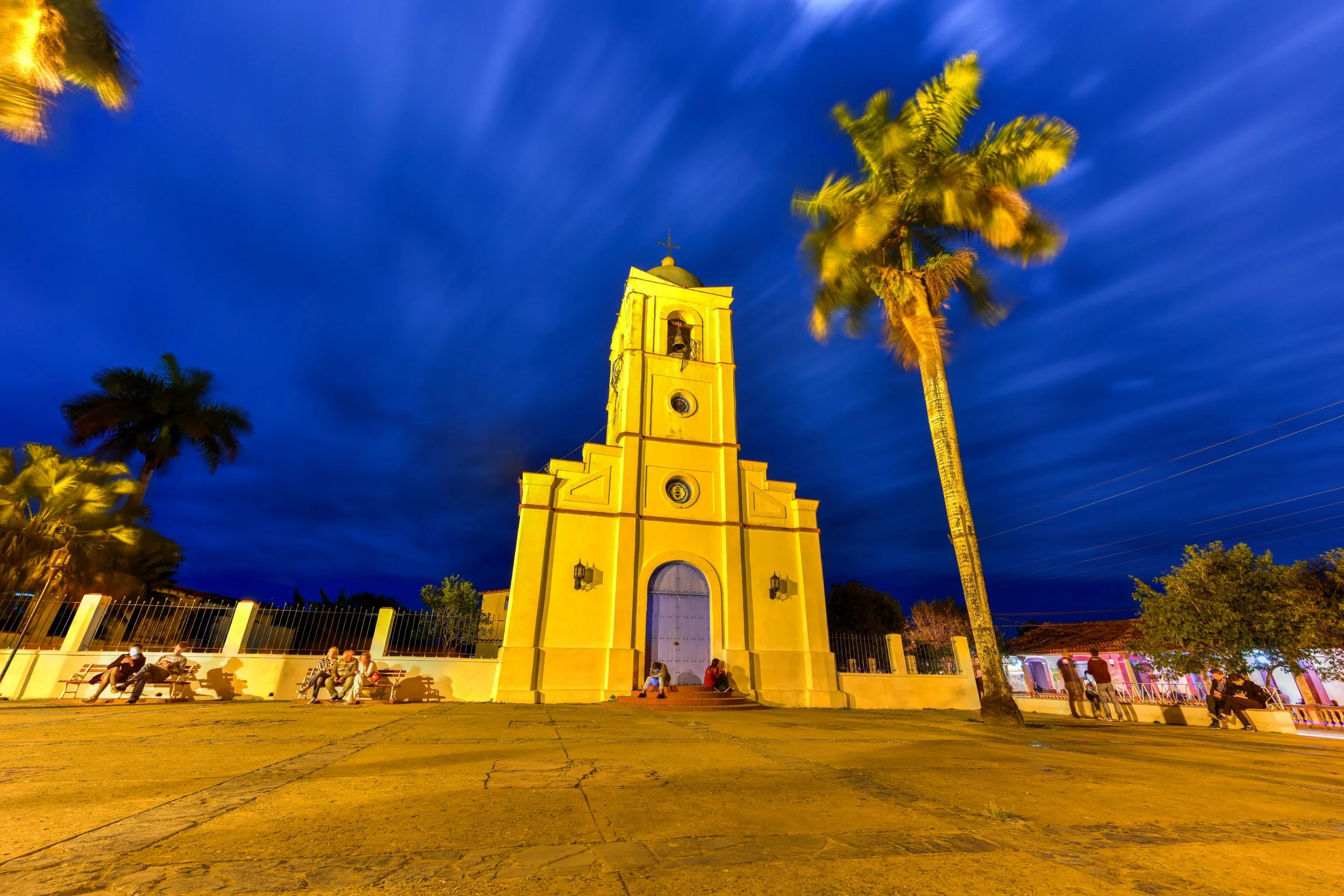 vecteezy_sacred-heart-of-jesus-church-in-vinales-cuba-at-dusk_16653150.jpg