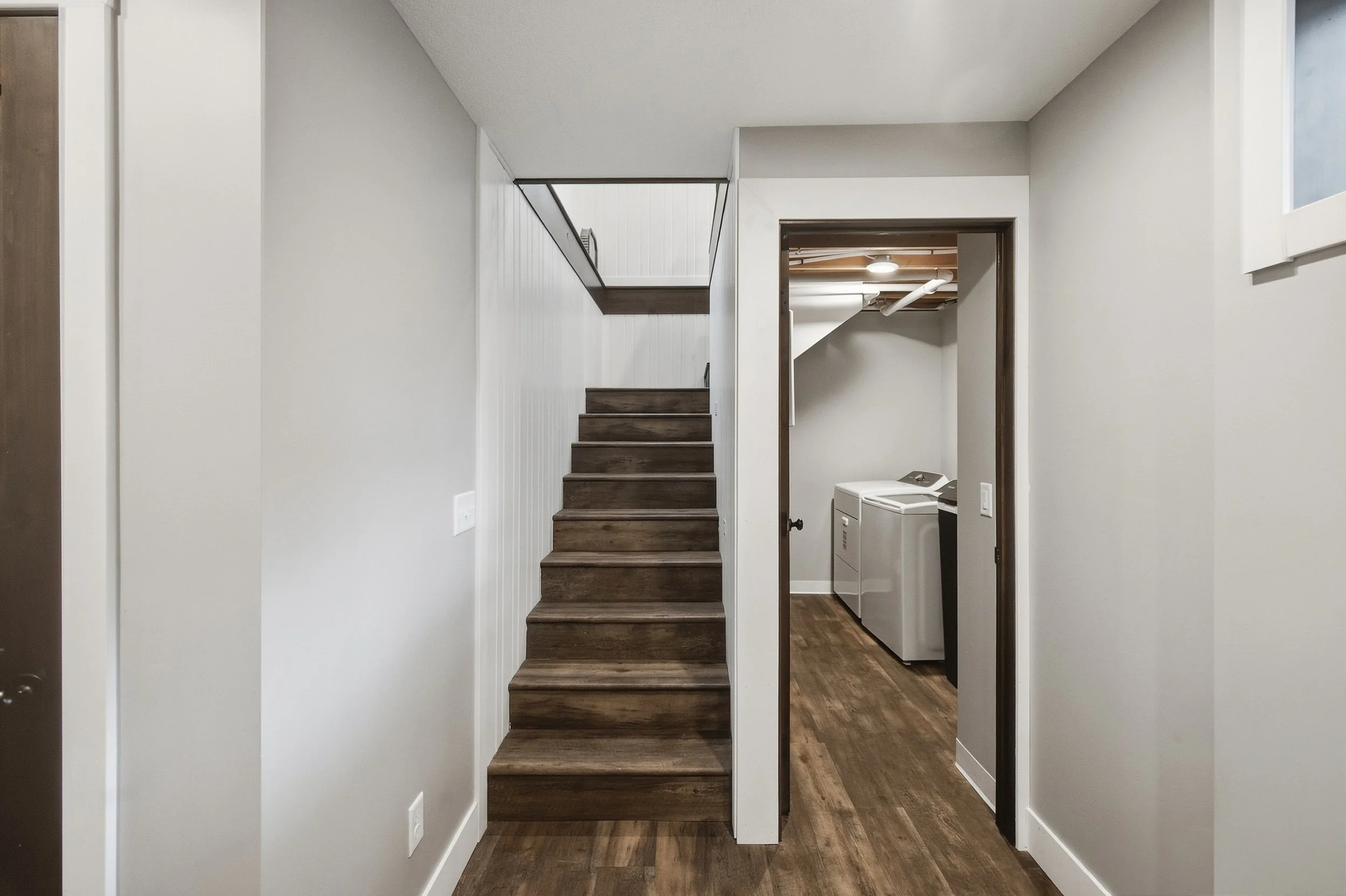 Hallway/Laundry Area