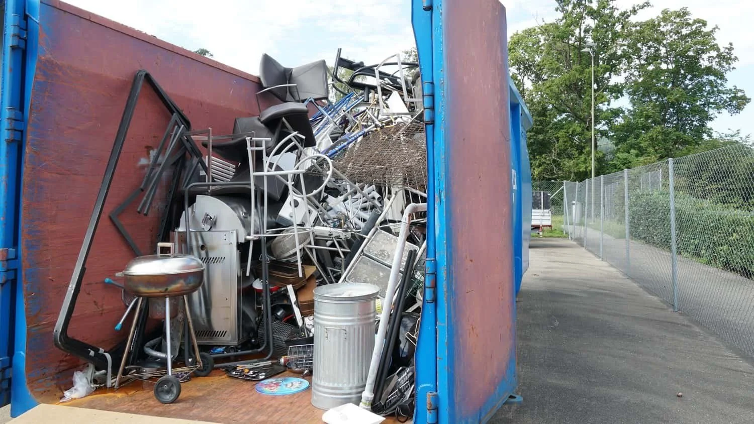 1630890959694_scrap-metal-removal-min.jpg