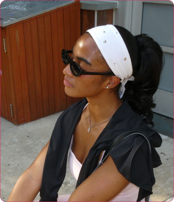 SONYA STUDS WHITE