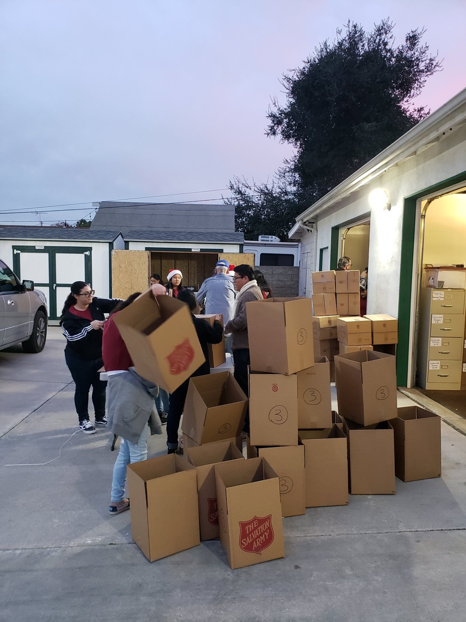 christmas-baskets-2018-06.jpg