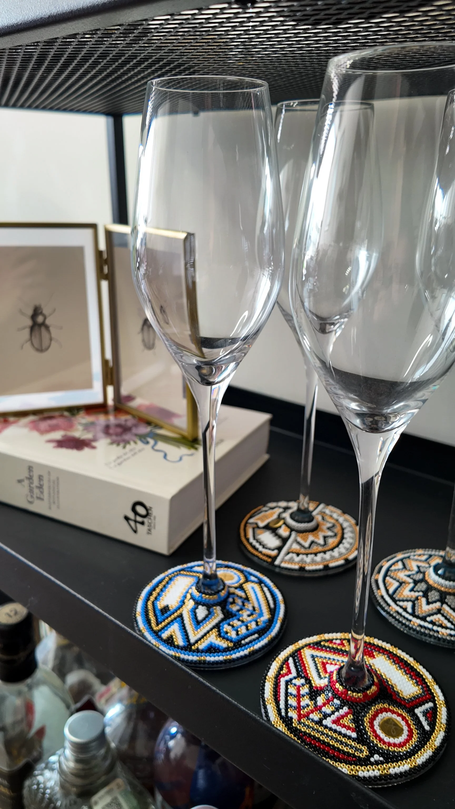 copas con arte huichol.jpg
