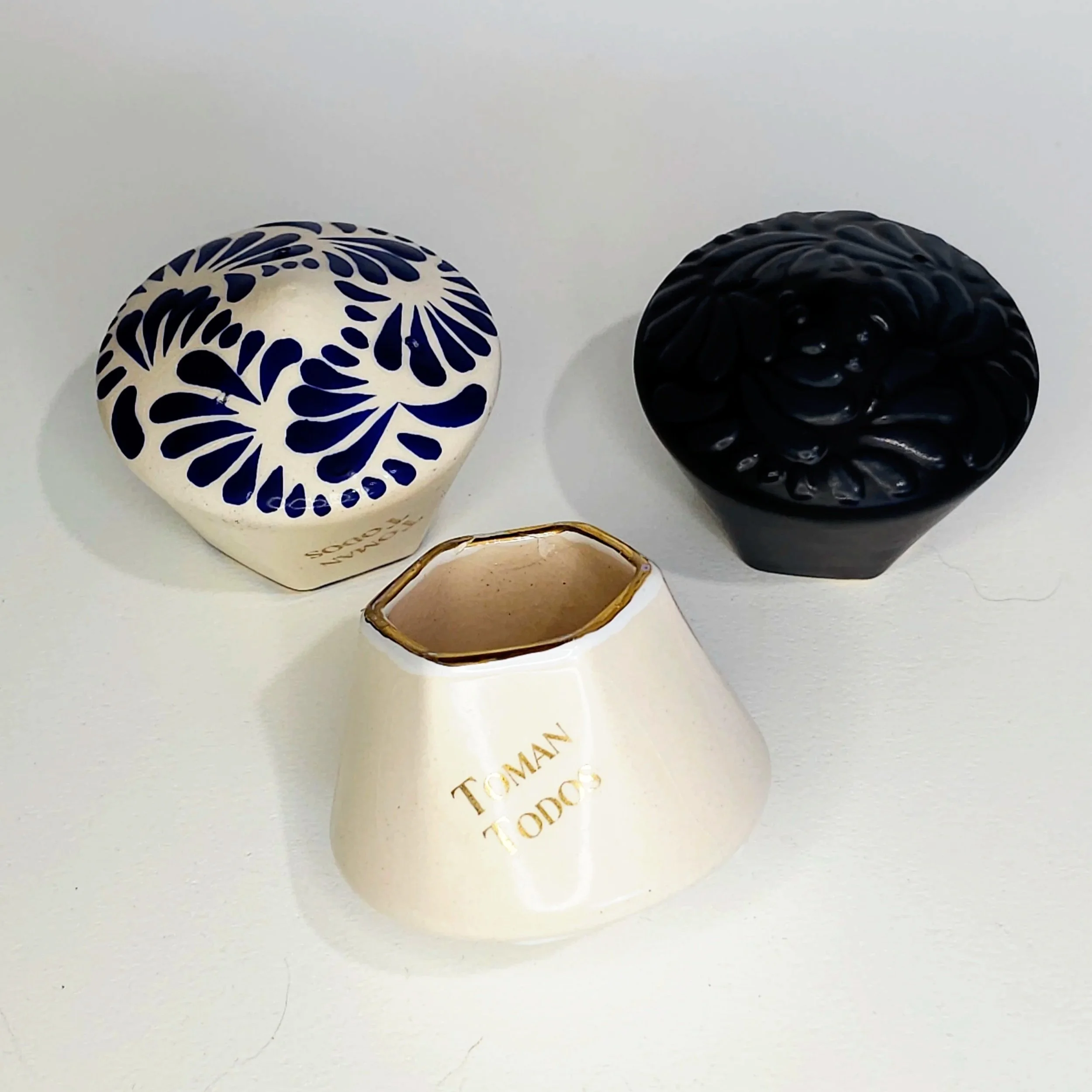 Mezcaleros de Talavera hechos a mano en México