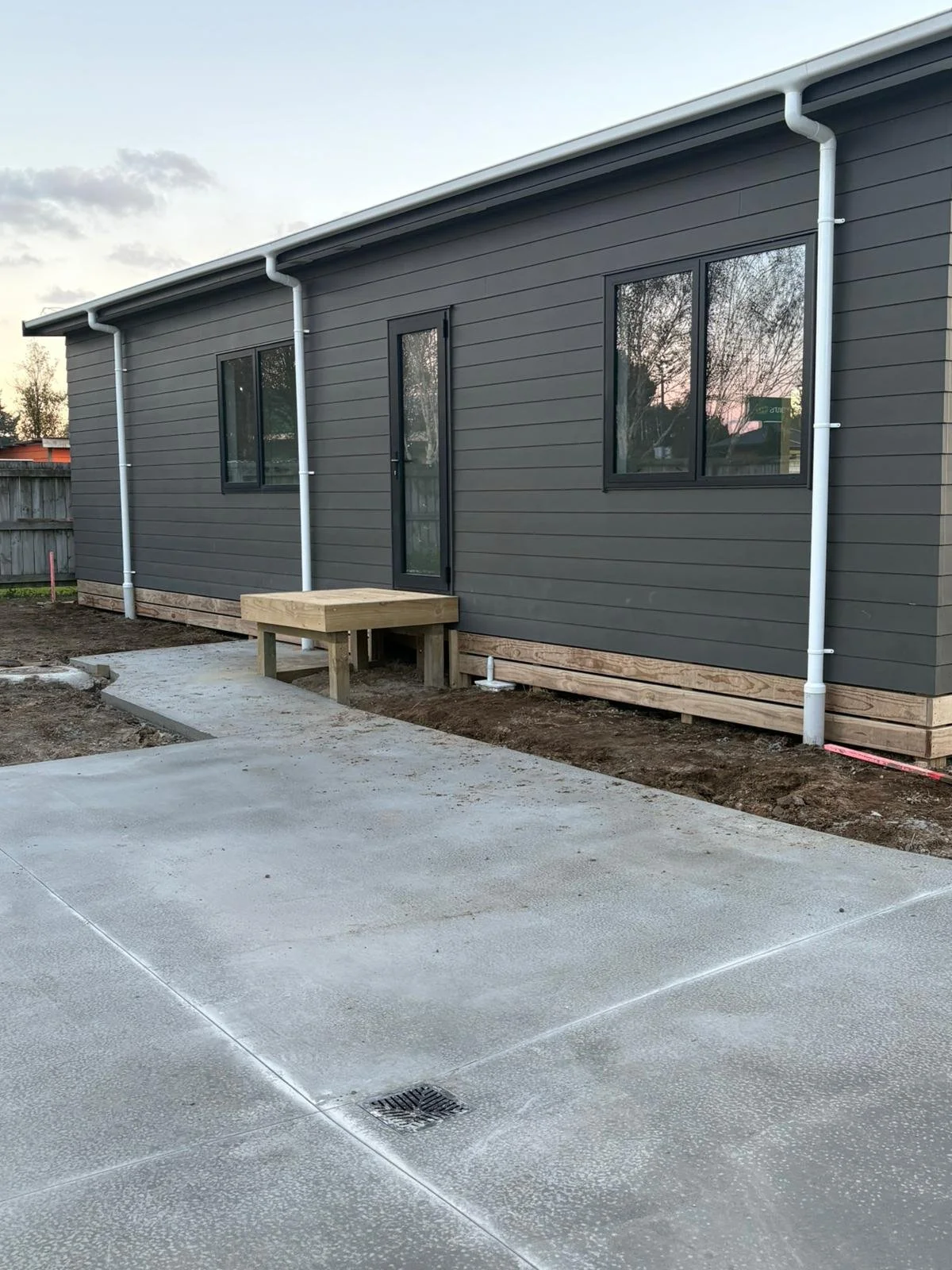 Relocatable housing, building solutions RCL