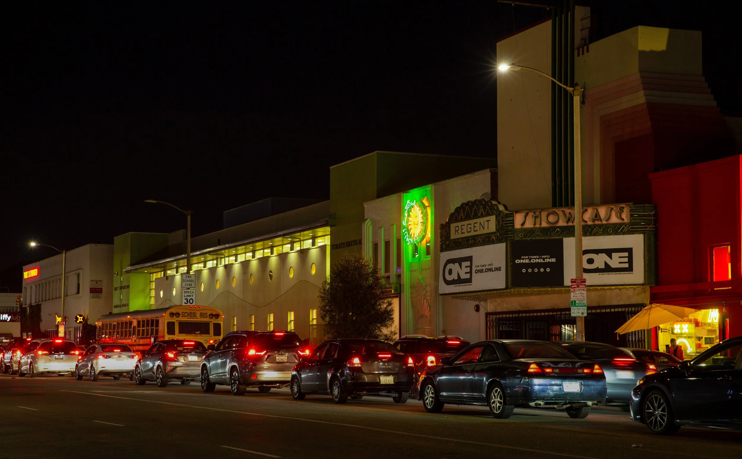 Chant, 2023
Neon, aluminum, electronics
85"x86"
Installed on the facade of Shulamit Nazarian, Los Angeles