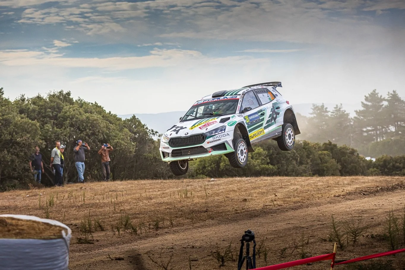 Unfortunately, we have to retire for the day due to an electrical fault. It&rsquo;s a shame, there was still a lot of the race left. This is unfortunately part of the game. 

@toksportwrt @skodasuomi
@skodamotorsport @grxteam @tapojarvigroup
@viita_y
