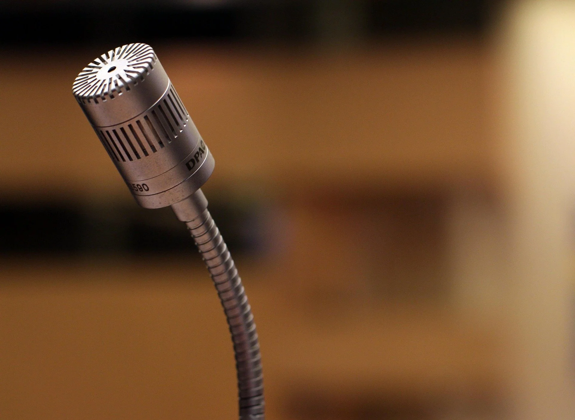 Finding My Voice: How Hypnotherapy Gave Me the Confidence to Speak in Public with Ease 