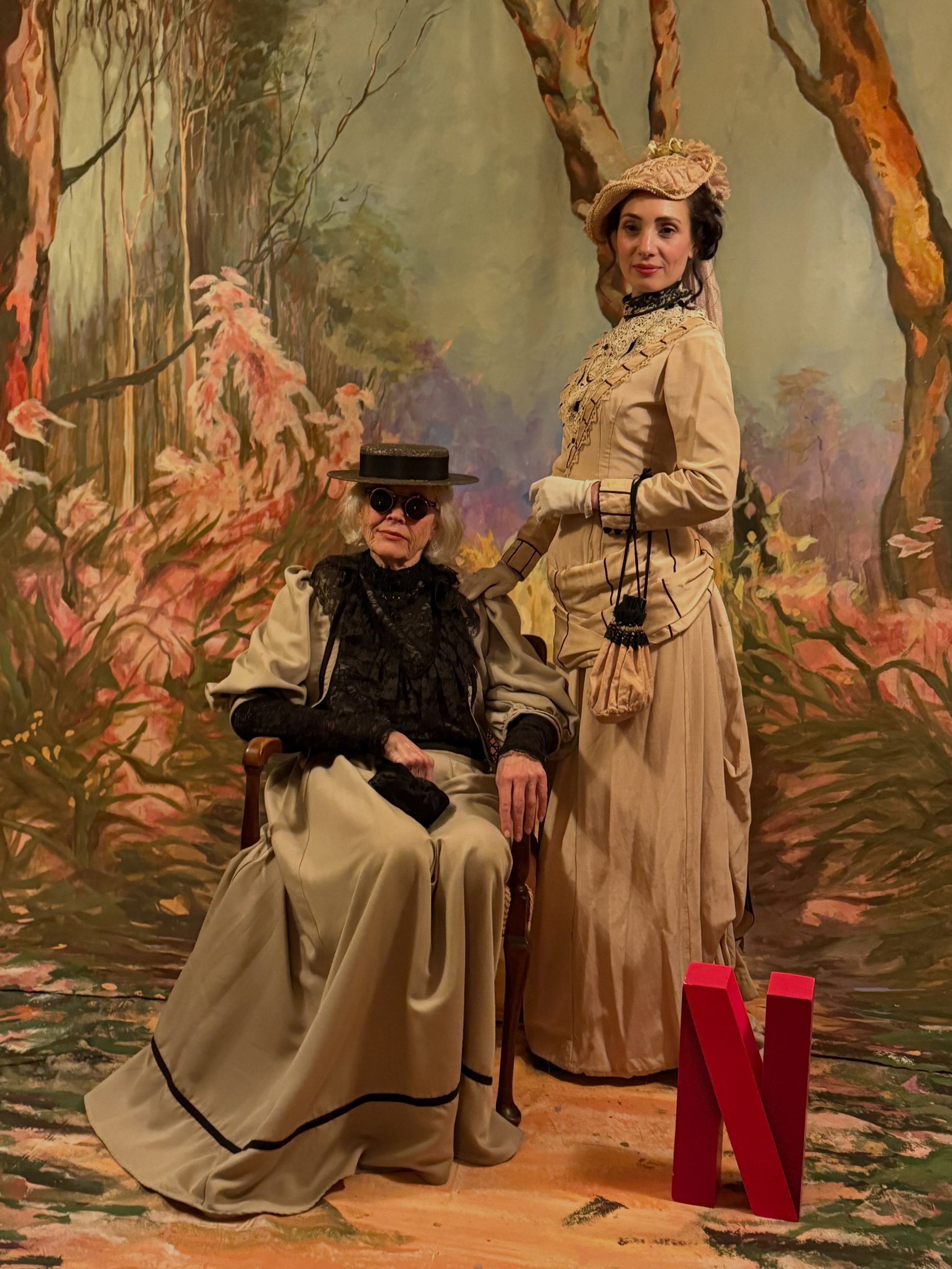 Step into 1901. ✨🌾 @invnt and I had the pleasure of hosting a beautifully defiant, era-curated luncheon for the cast, the crew and the literary admirers of @netflixanz upcoming adaptation of My Brilliant Career 📕 🥂 

Inspired by Miles Franklin&rsq