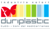 Logo di Duriplastic con farfalla rossa e barre colorate che vanno dall'arancione al blu