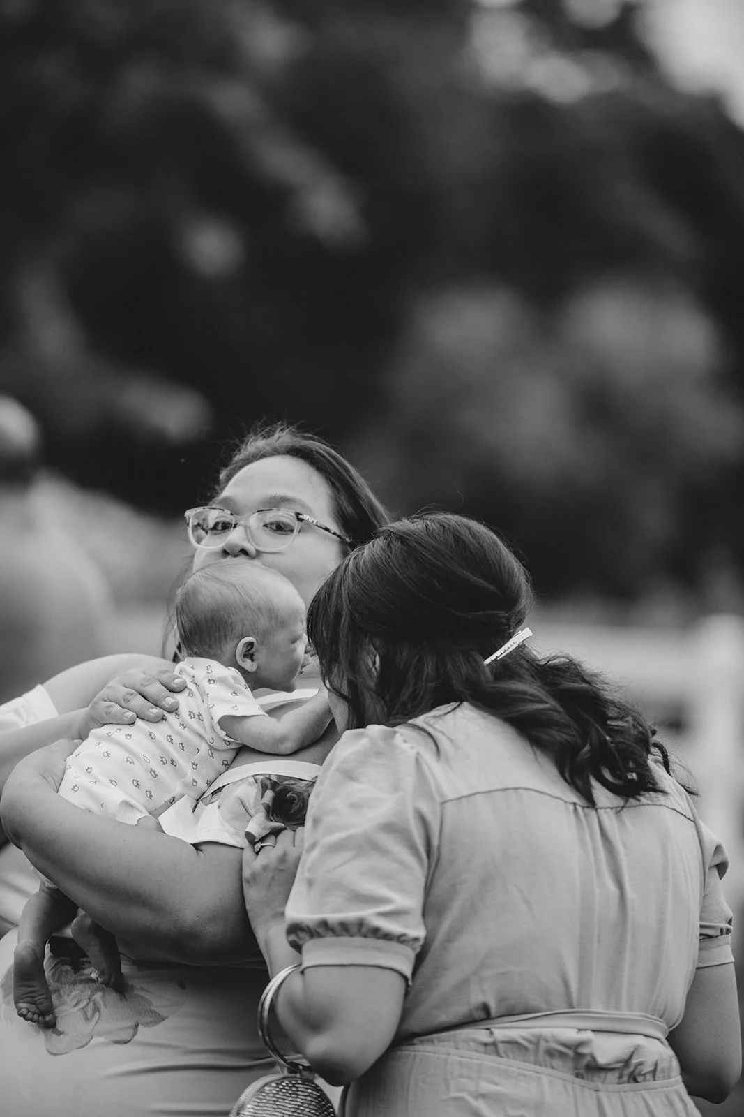 Capture Moments: Candid Wedding Photography Tips