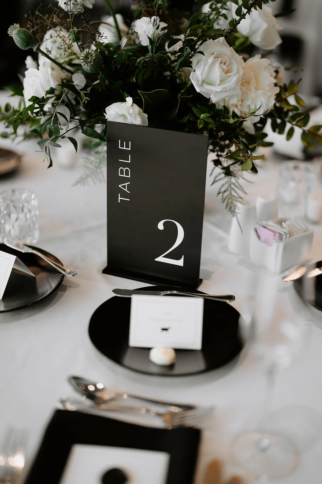 Timeless Black and White Wedding Table Setting – Detroit, Michigan