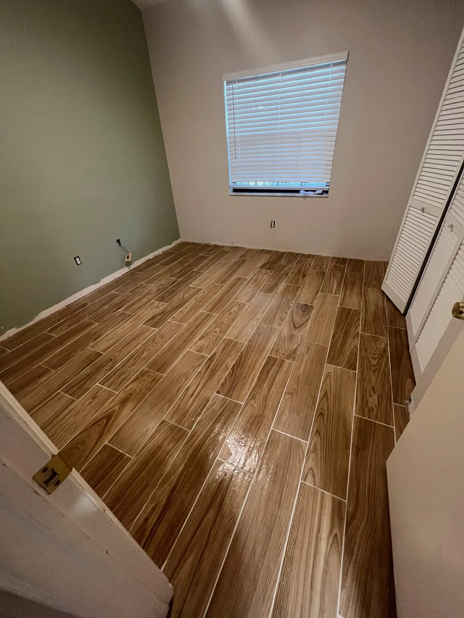bedroom-tile-flooring.jpg