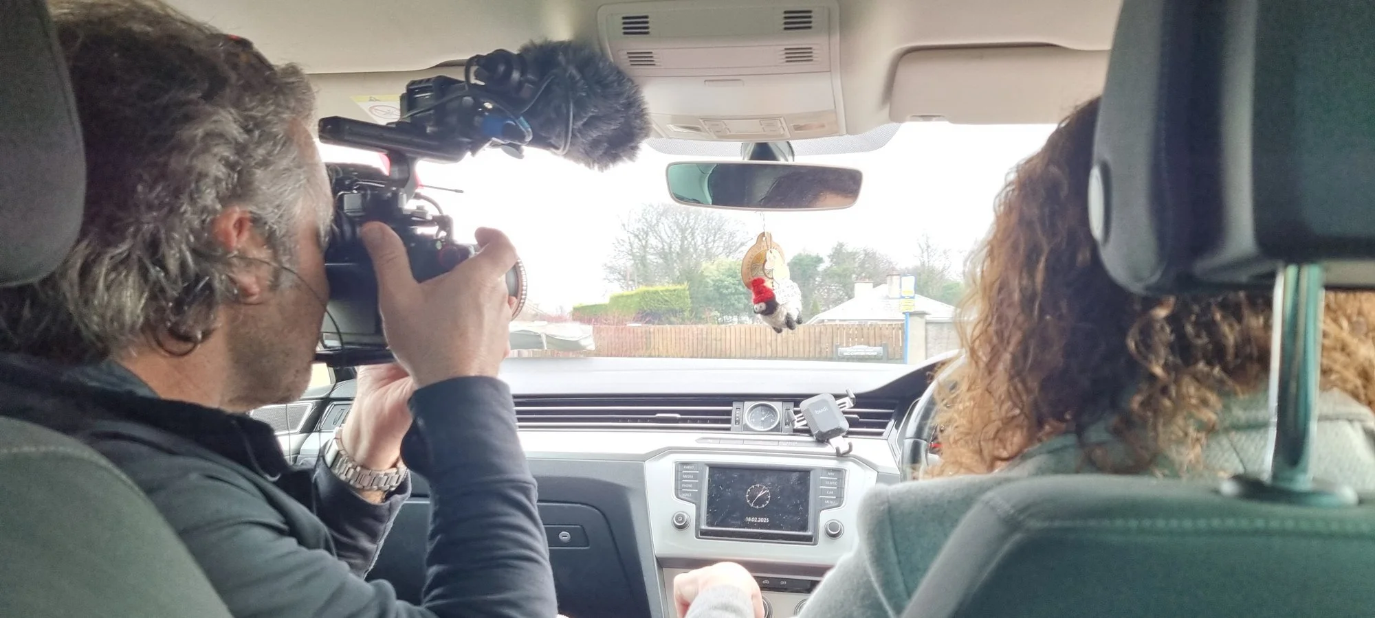 Tournage pour Euronews dans une voiture à Buncrana (Irlande)