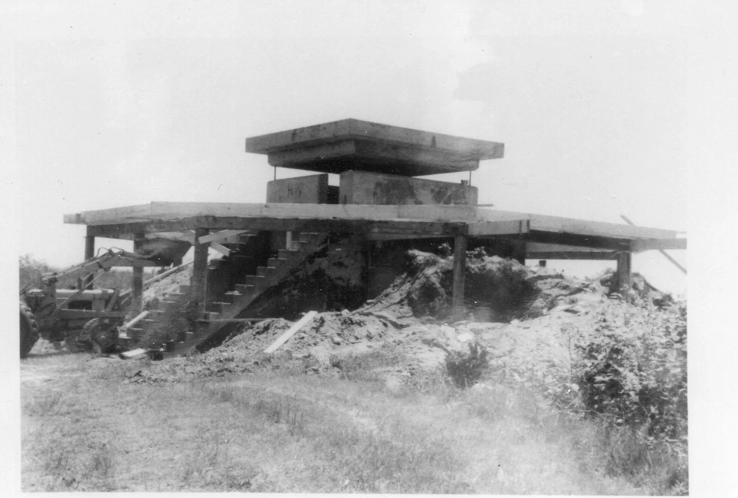 Base of the East End camouflage house built by the government during World War II, later used as the foundation for an octagon house built by Francis “Jim” Drake. 1945–1970.
Gift of Ellen Nixon and Thomas Lloyd. 2002.16.10