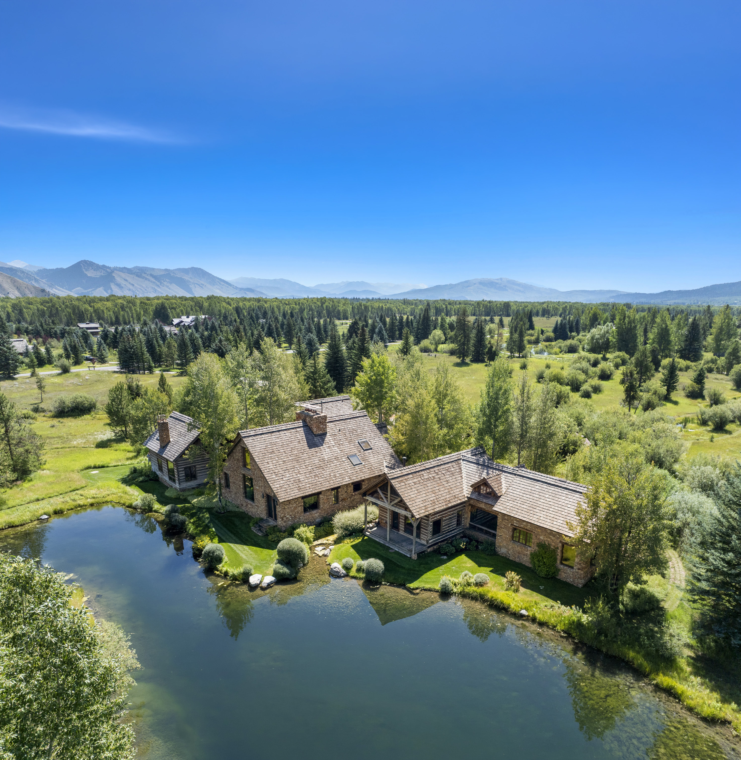 Meredith_Landino_Featured_Property_Photo.jpg.png