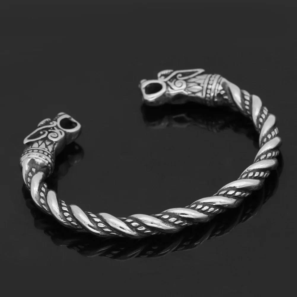 Sköll & Hati – The Wolfbound Bangle