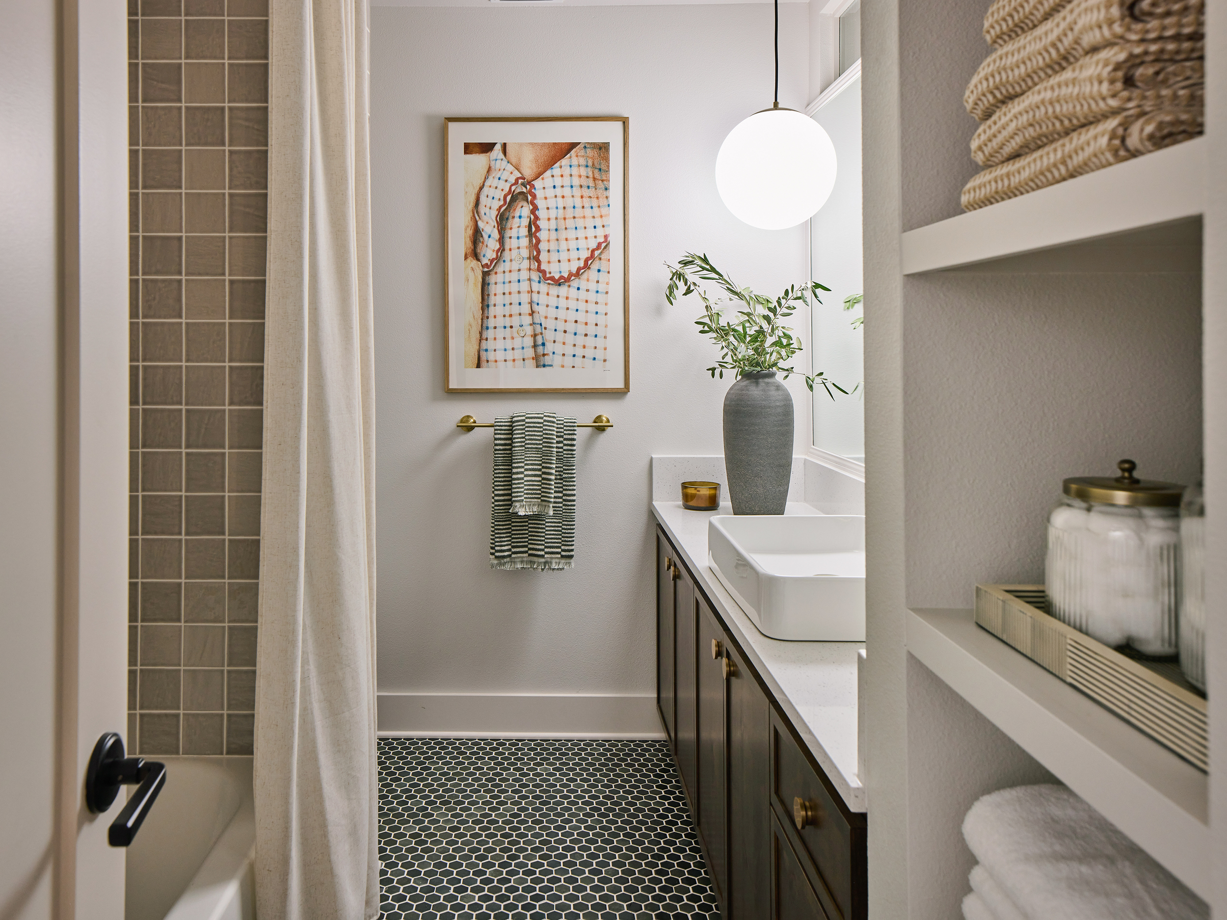 Mid-century bathroom