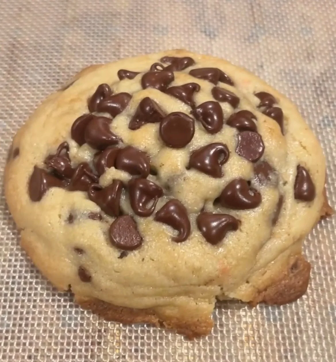 Traditional Chocolate Chip Cookie