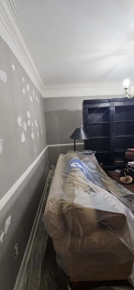 Before: Interior painting project, living room in Union Grove, Alabama.