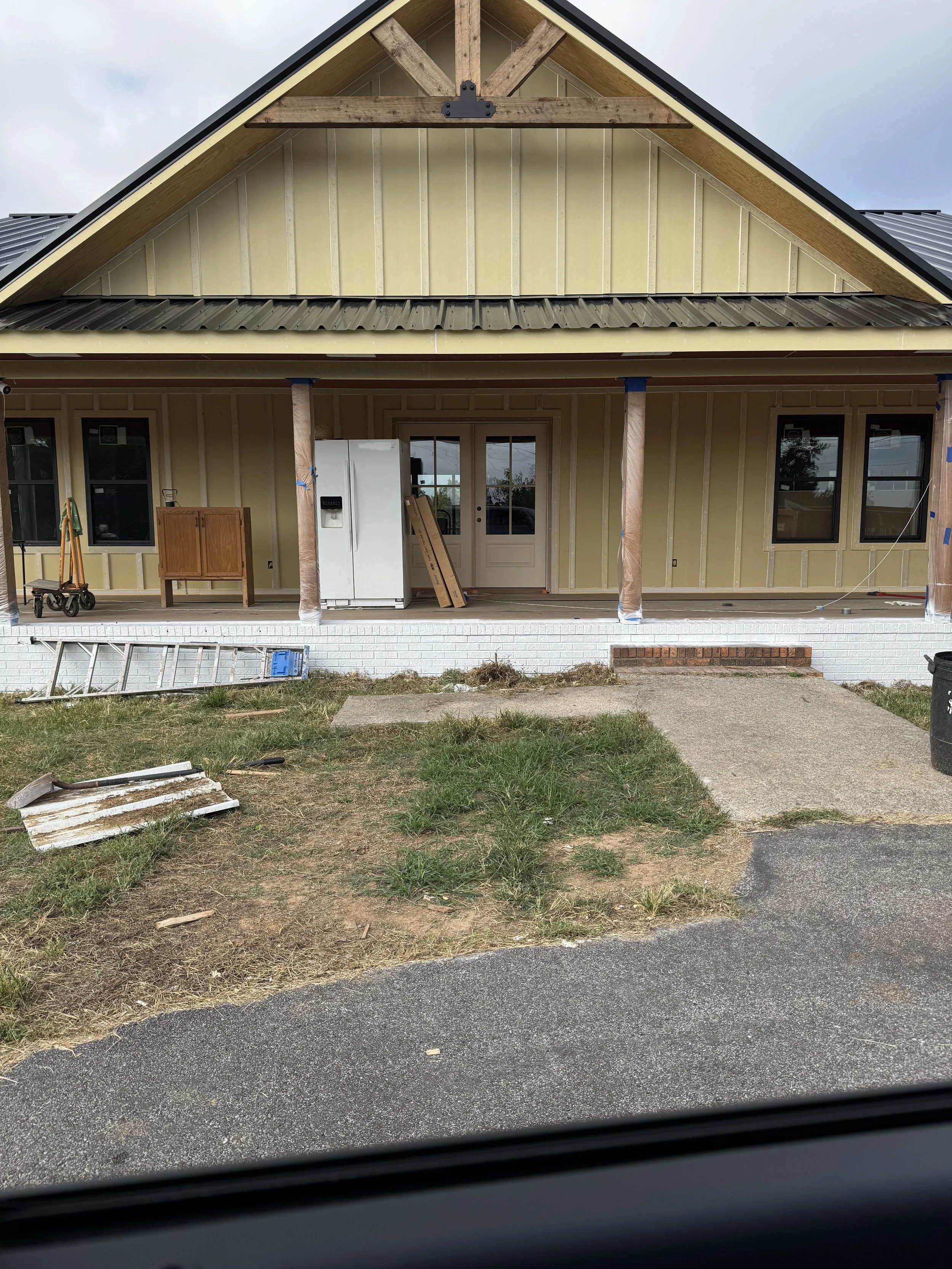 Before: An exterior painting and staining project in Arab, Alabama.