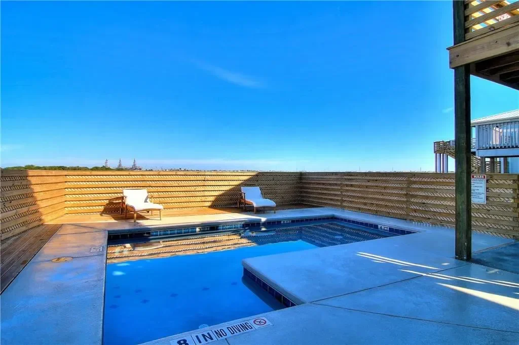 Paradise Pointe Pool 2 2.webp