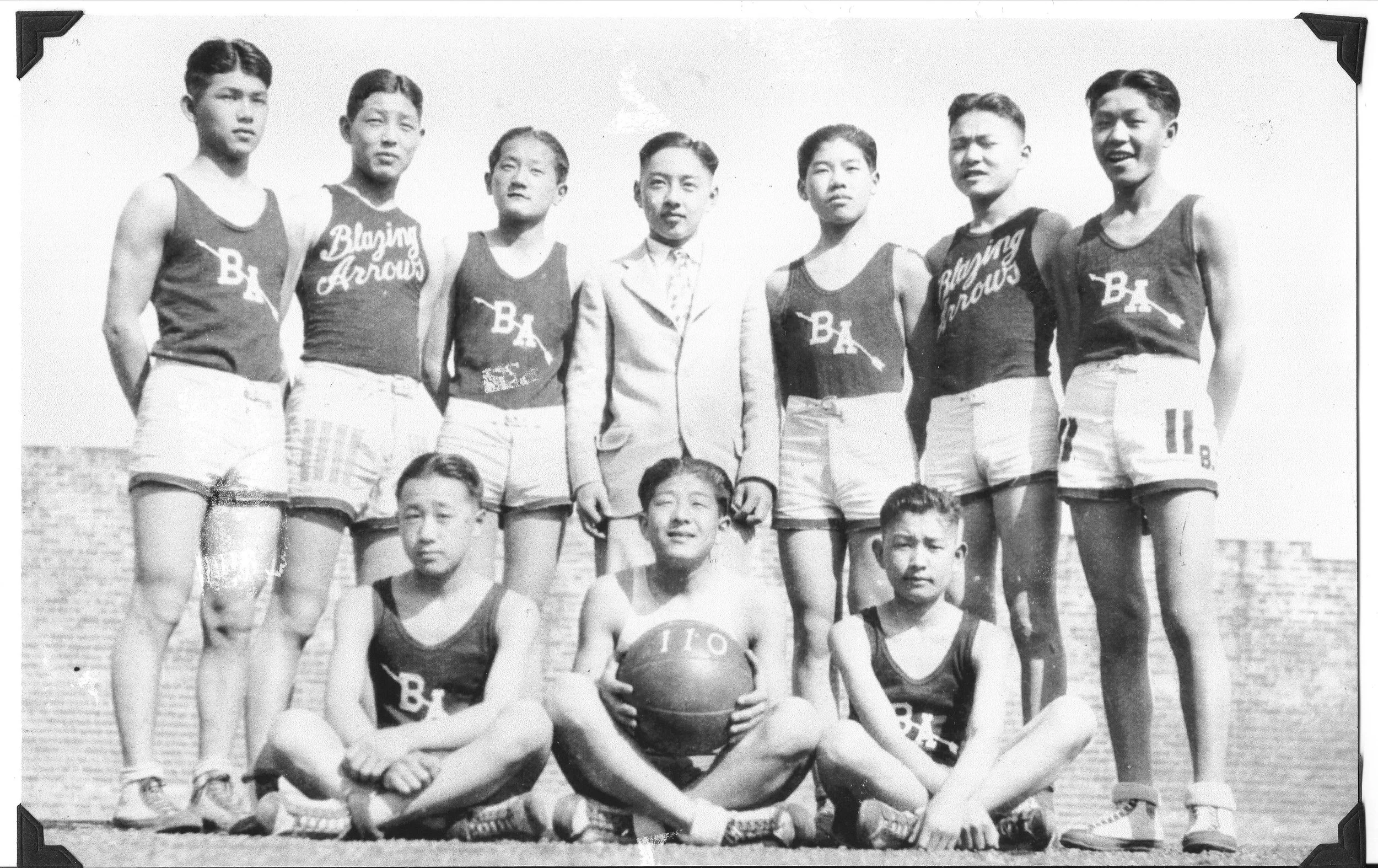 Blazing+Arrows+Basketball+Team+1930s.jpg