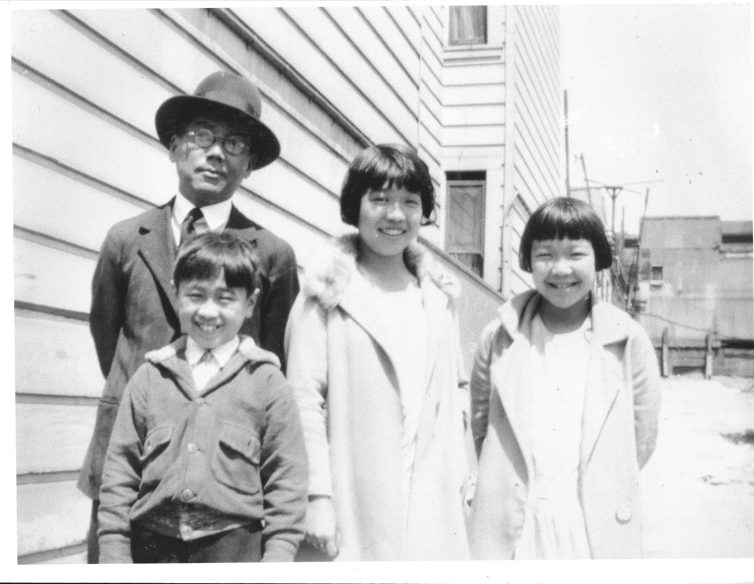 1930_Director Numajiri and Kids Circa 1918-36.jpg