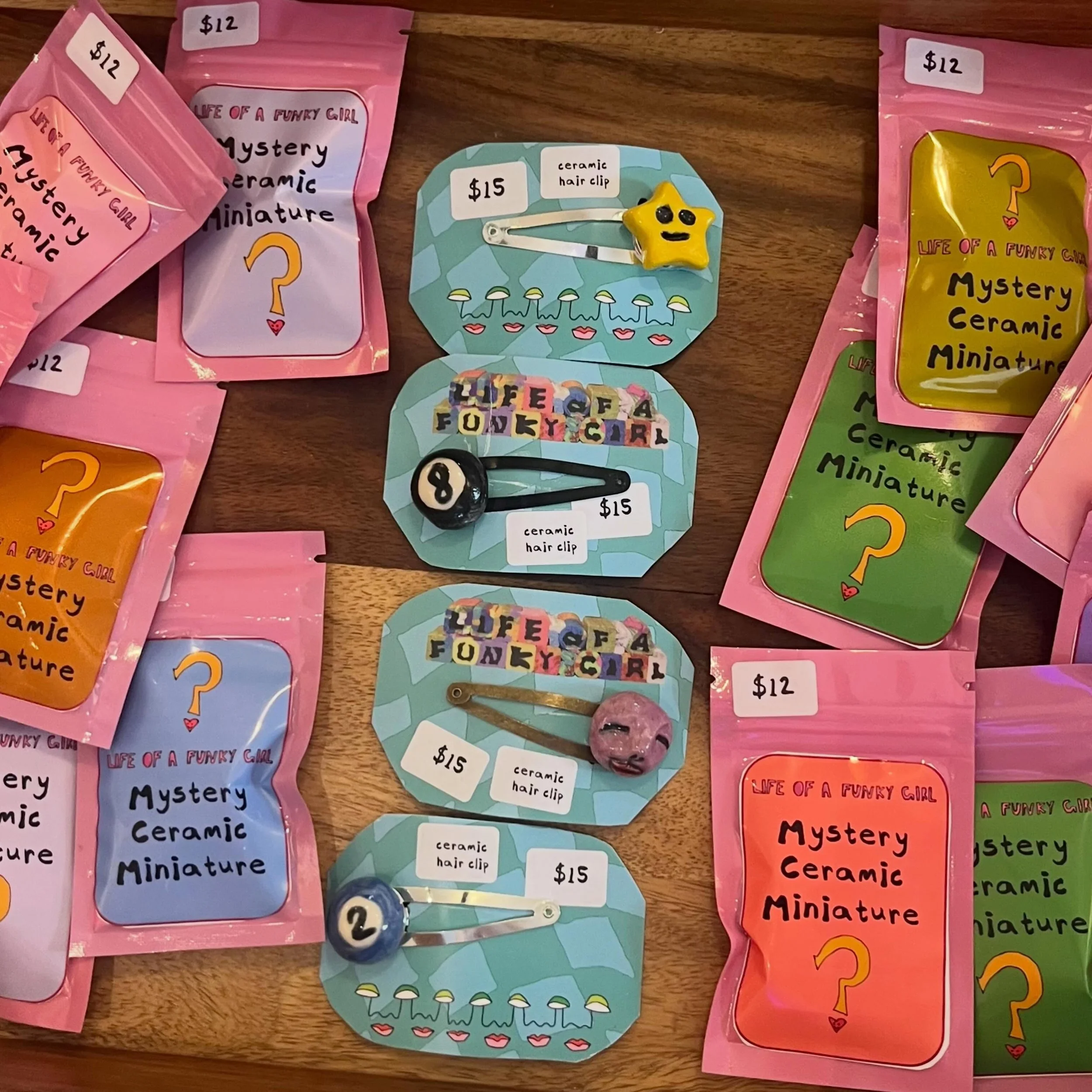 1: @lifeofafunkygirl mystery ceramic miniatures and ceramic hair clips ⭐️🧸🎱
2: @driedbotanica green flying jewel hairsteak butterfly 🦋
3: @zine___machine with a fresh drop in the machine 
4: @goldcactusgifts LADYBUGS AND PAW PAWS!!!!! 🐞
5: @danit