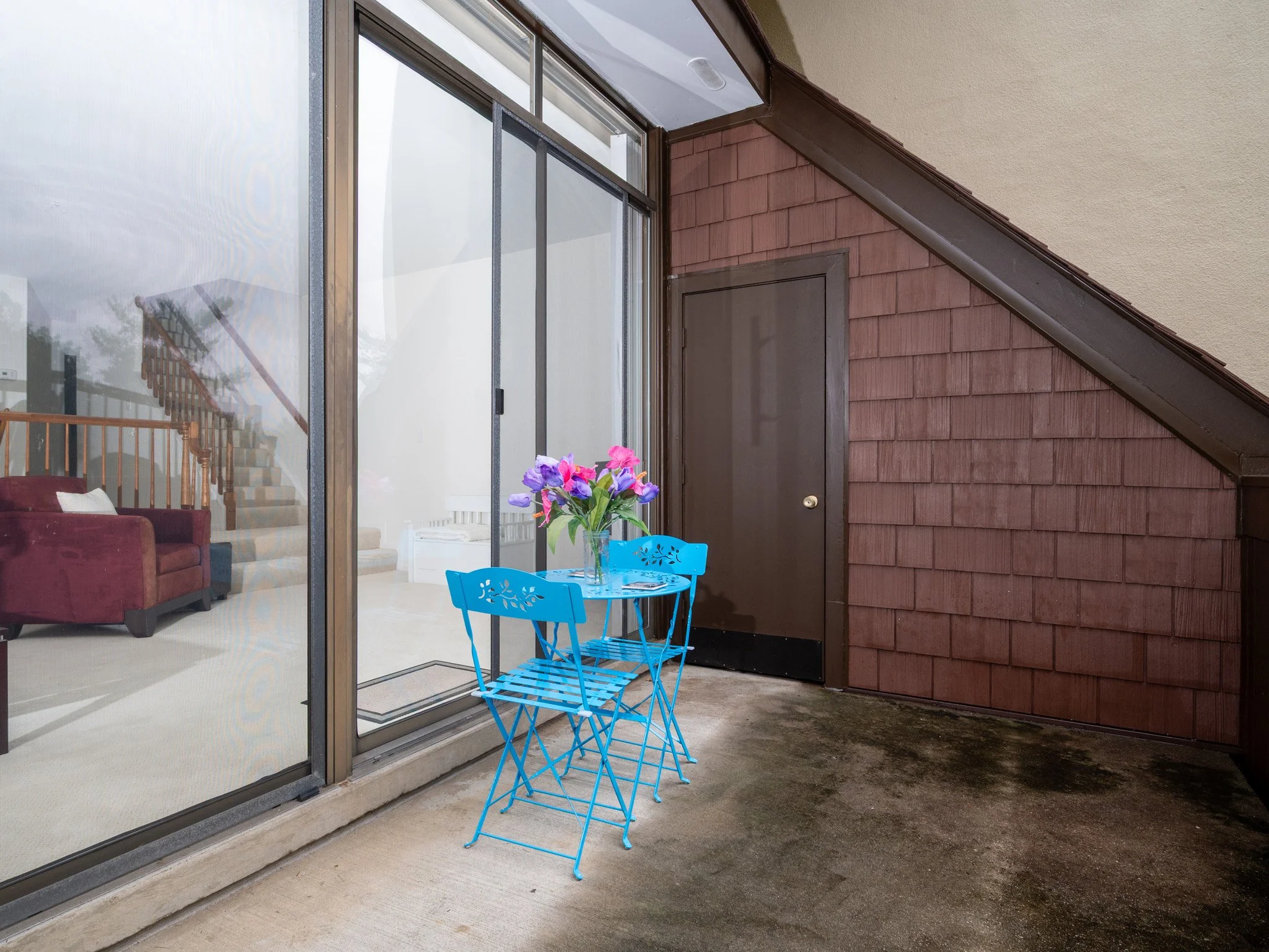 Balcony_1.jpg