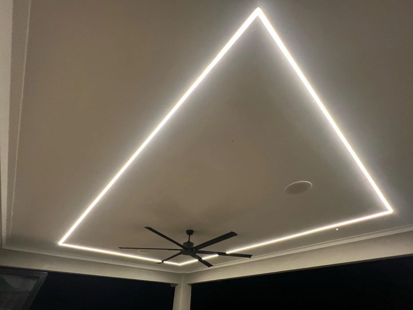 Looking for something a little different to your standard LED downlights?
Here&rsquo;s some recessed @rapid_led strip light on a recently completed patio project.
LED strip provides great lighting output with a small energy consumption 

If you&rsquo