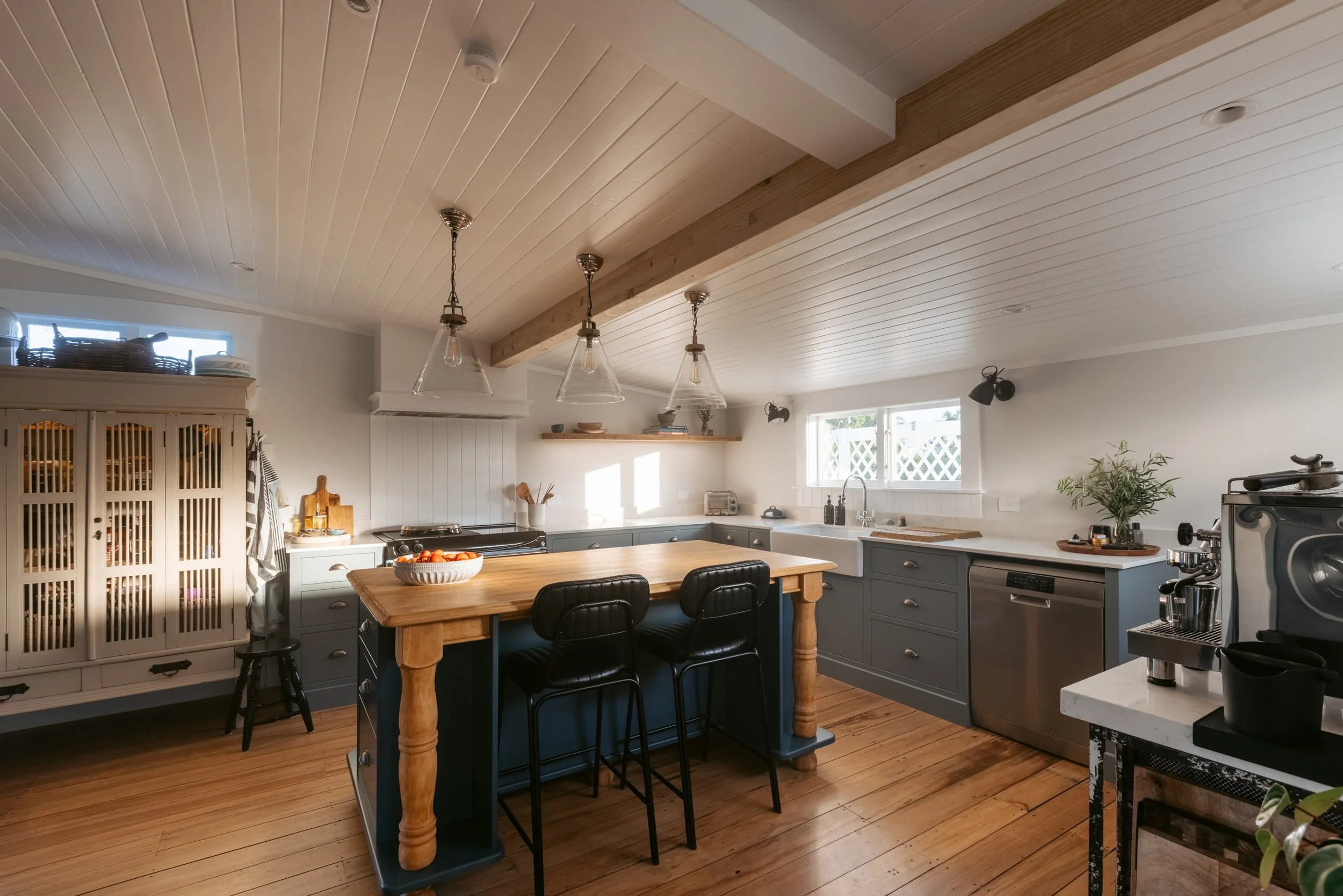1930's bungalow kitchen renovation in Papamoa, New Zealand by BCN Studio
