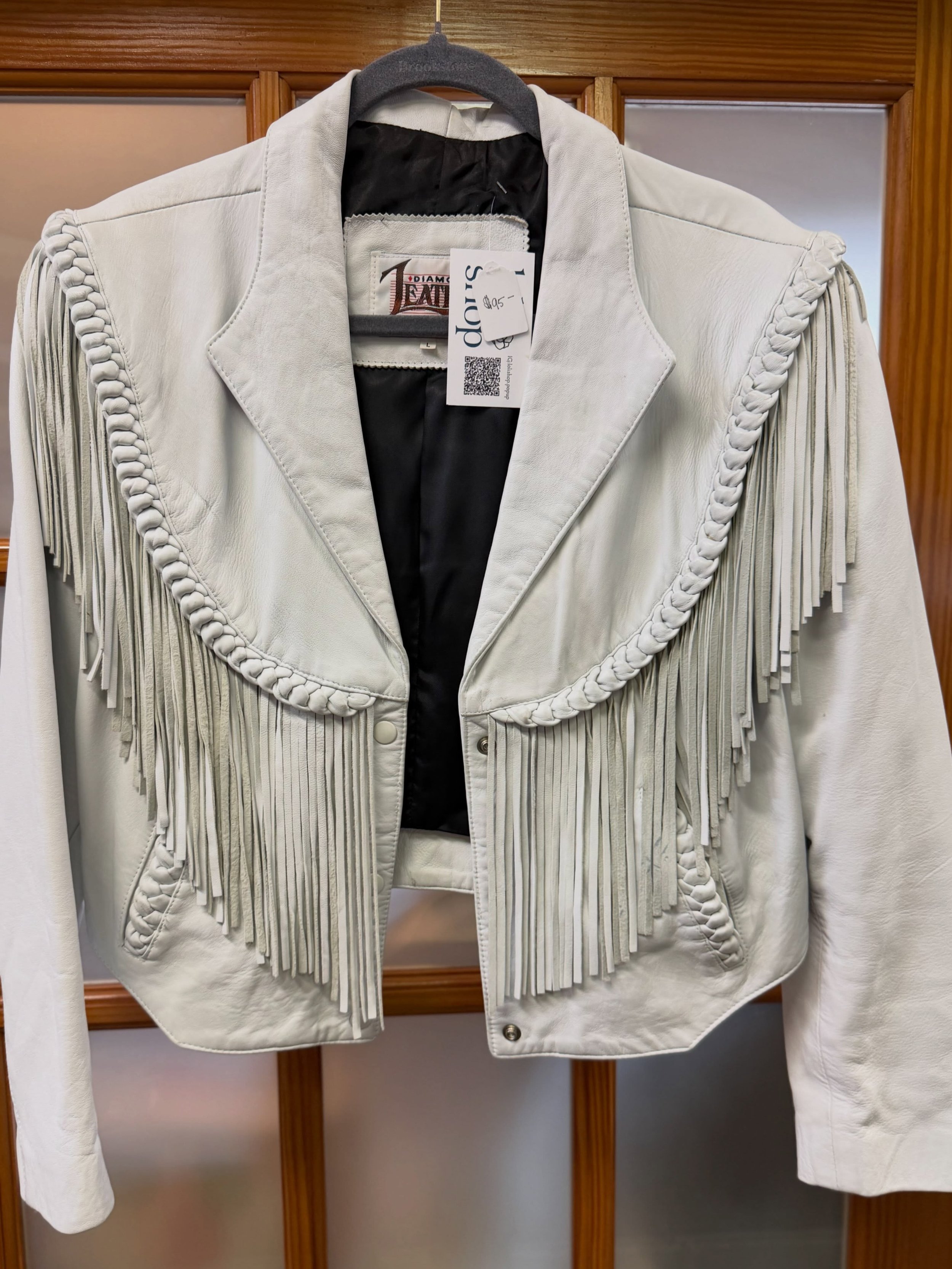 So many fun finds for sale @downtownmarkethouse 
Open 11-5 
Wednesdays through Saturdays 
82 Emmons St Franklin, Ma

#thrift #consignment #designer #franklin #massachusetts